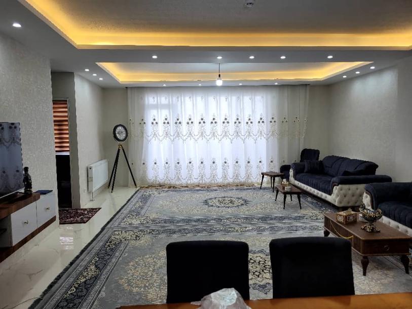 آپارتمان ۱۱۷ متری طبقه ۷ برج بهارستان رو به بلوار-1