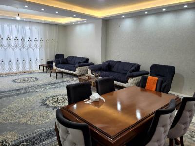 آپارتمان ۱۱۷ متری طبقه ۷ برج بهارستان رو به بلوار